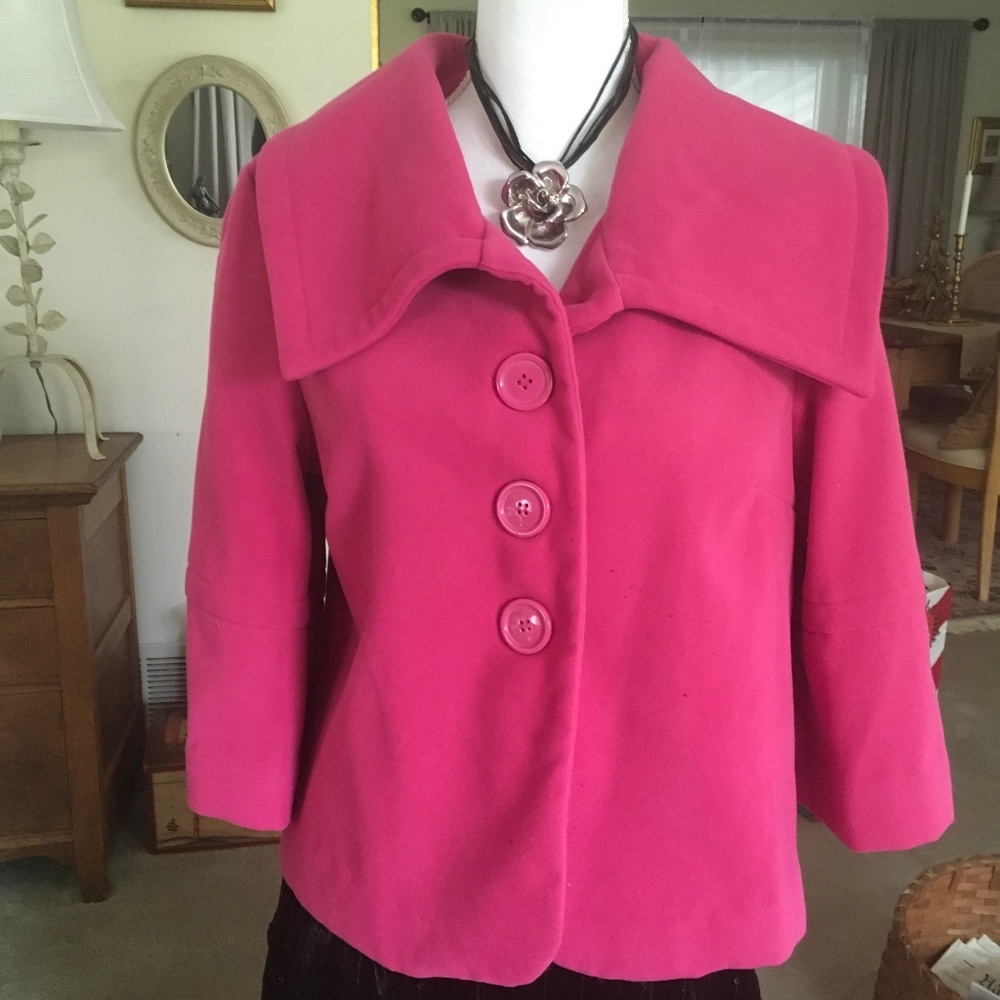 Feminine size S pink fully lined blazer with four buttons